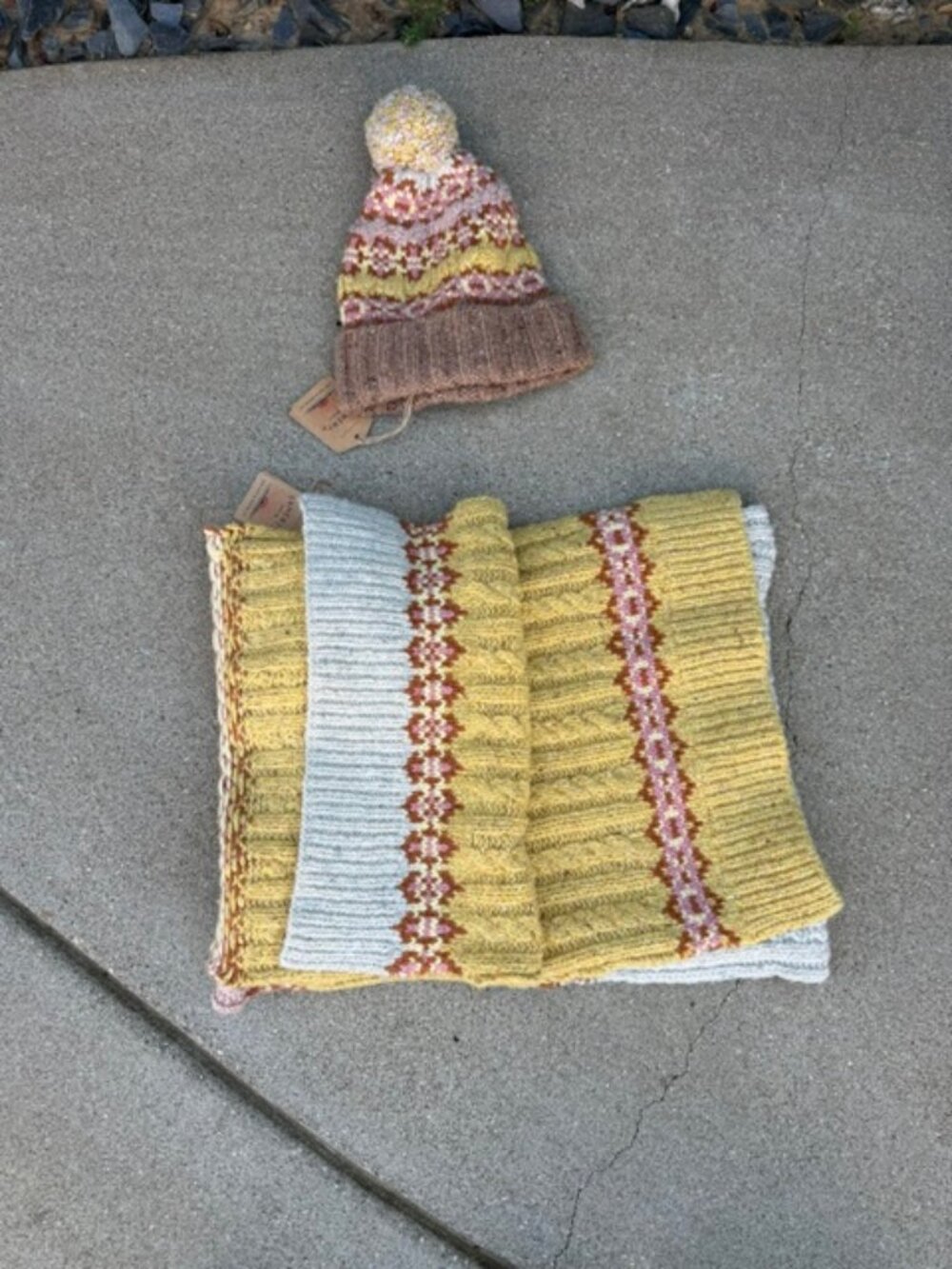 Faherty highland scarf and hat set NEW